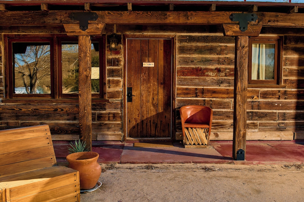 Pioneertown Motel 37/53