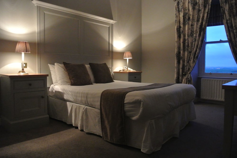 Causeway Hotel 23/68