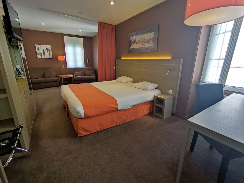 P'TIT DEJ-HOTEL COGNAC LA RESIDENCE 13/47