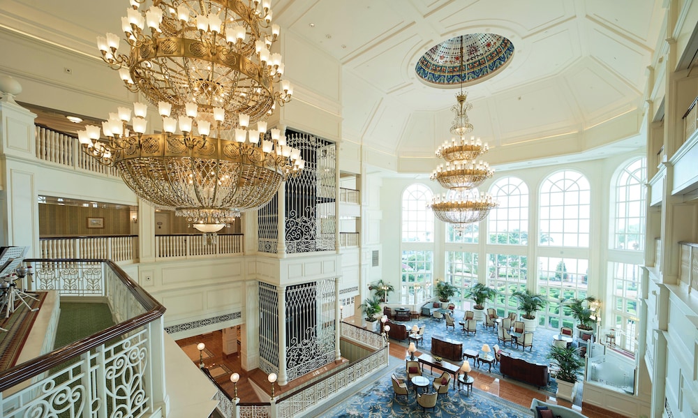 Hong Kong Disneyland Hotel 6/71