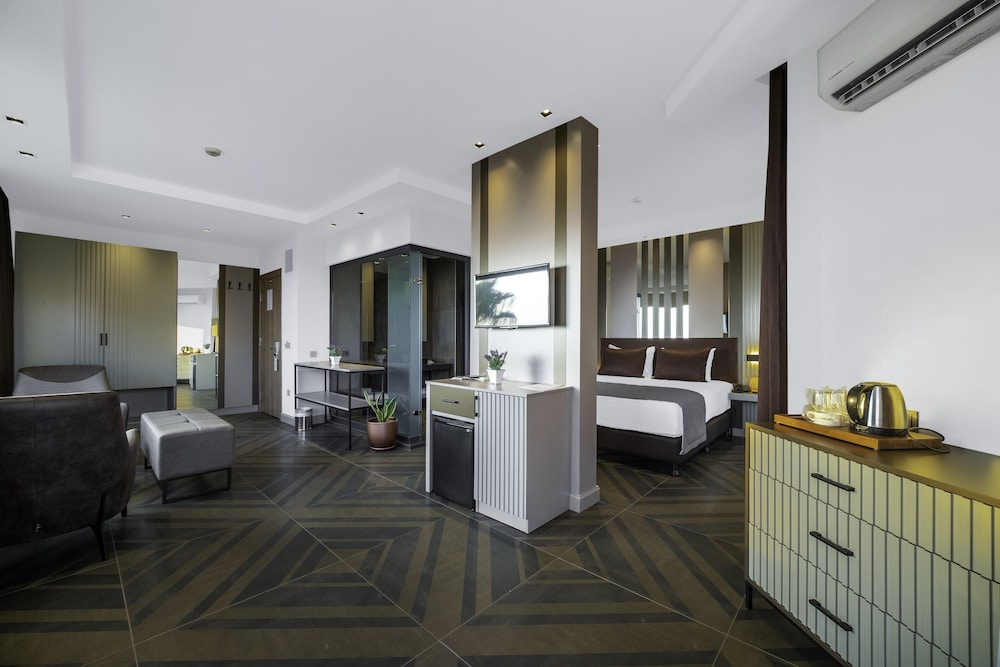 Riviera Hotel & Spa 42/55