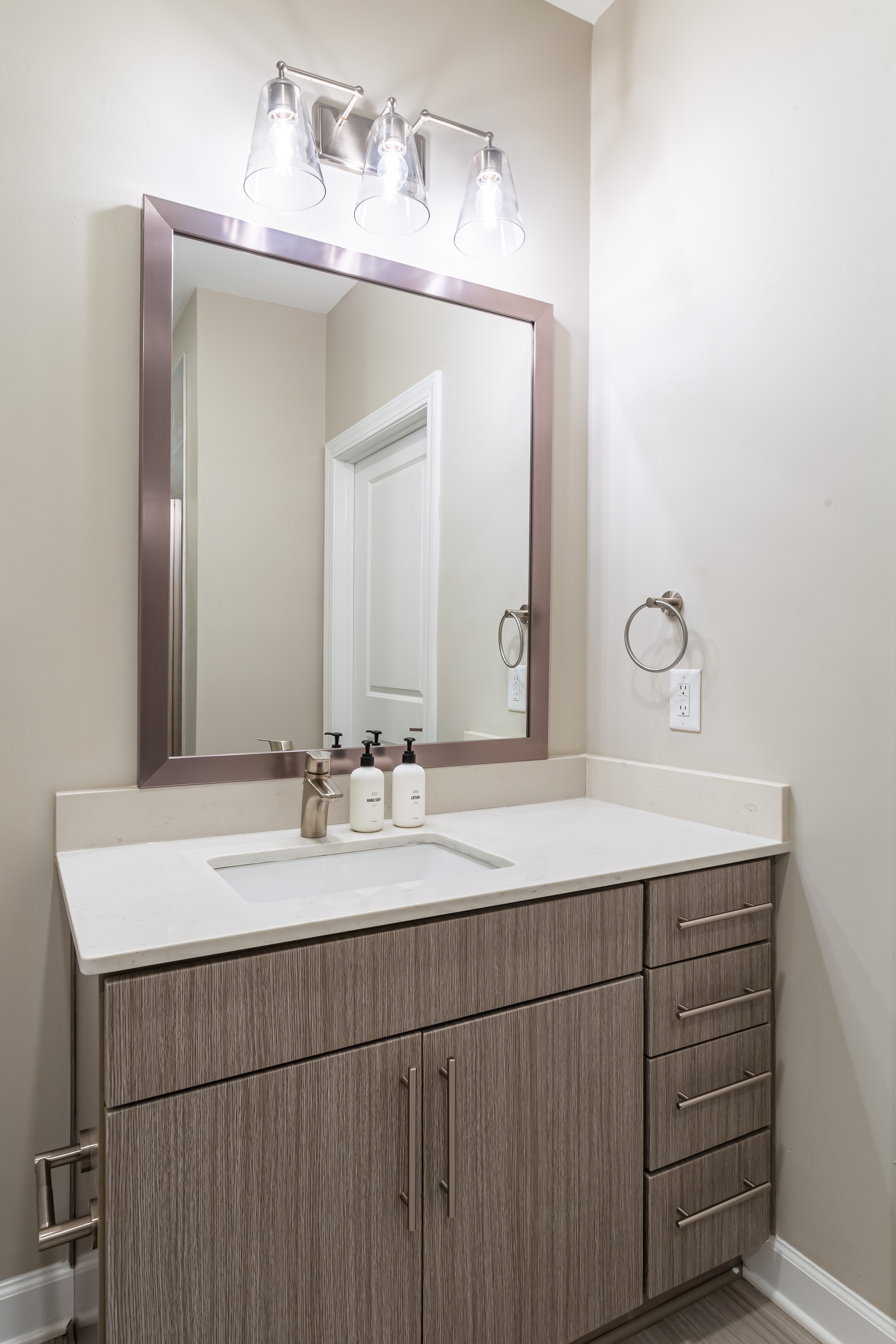 Kasa FreeMoreWest Charlotte 43/50