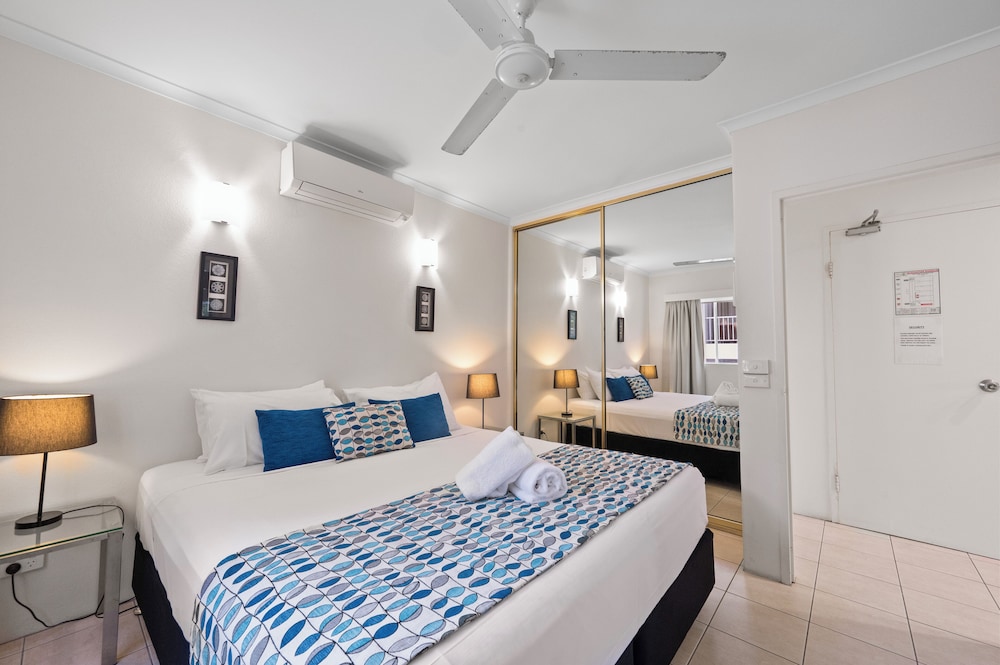 Marlin Waters Beachfront Apartments 10/100