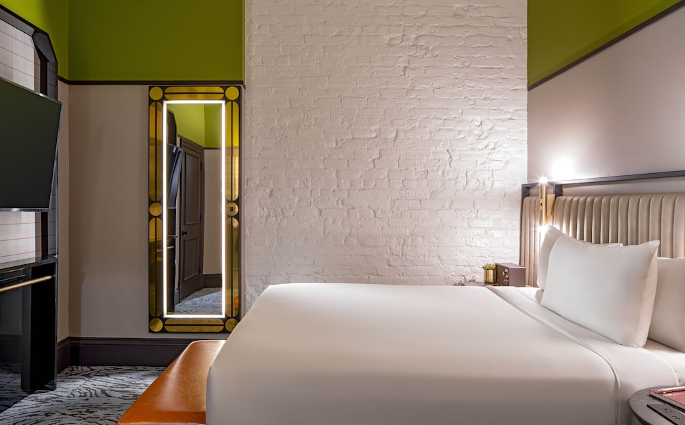Standard, King Bed, No Window