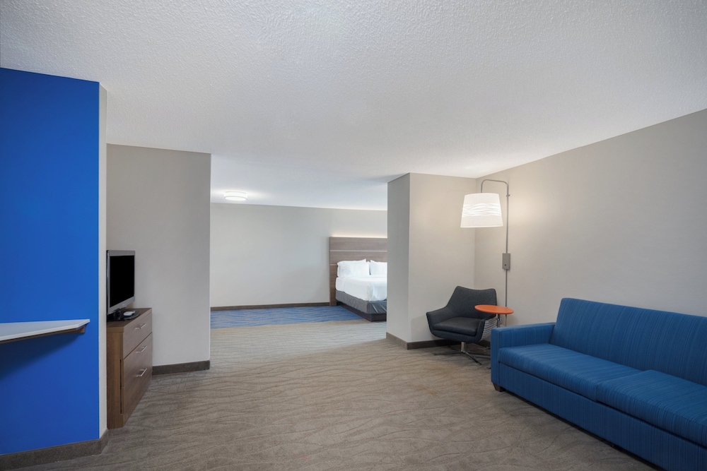 Holiday Inn Express Hotel Suites Frankfort 52/74