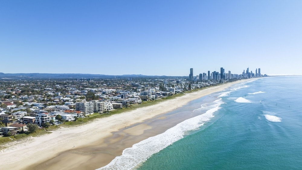FORESHORE BEACHFRONT APARTMENTS 55/66