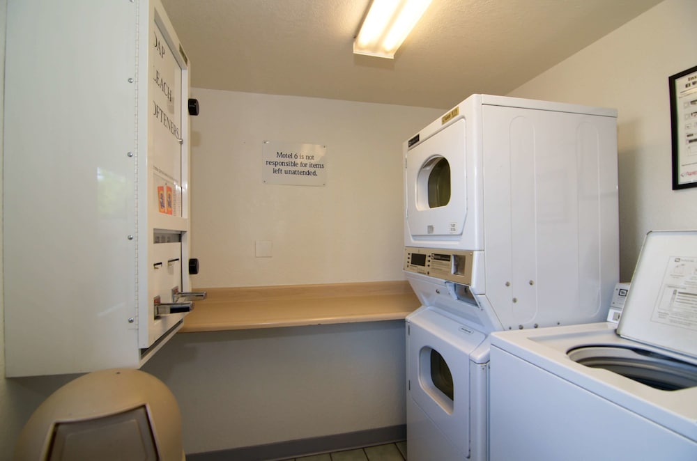 Motel6 North Palm Springs, CA - North 30/45