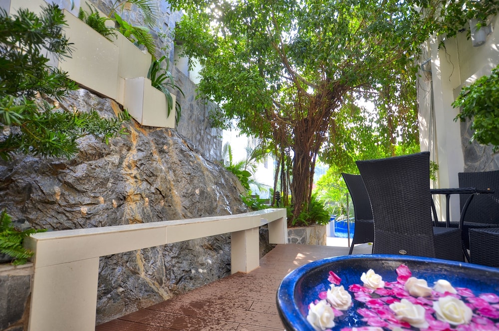 The Wind Resort - Tropical Hillside Escape 32/70