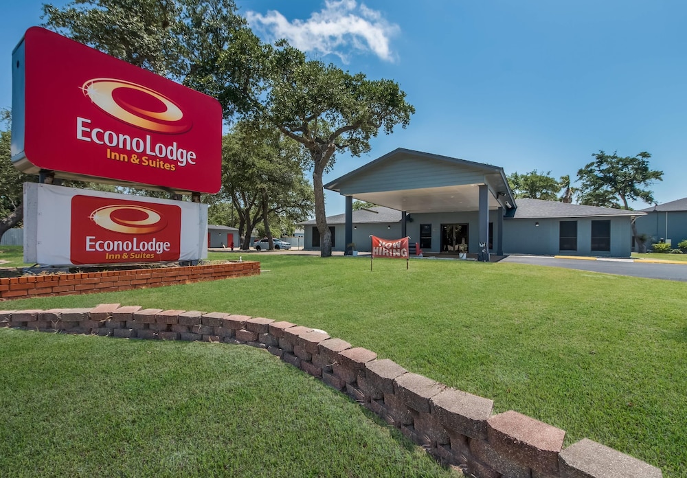 Econo Lodge Inn & Suites Fulton Rockport 33/41