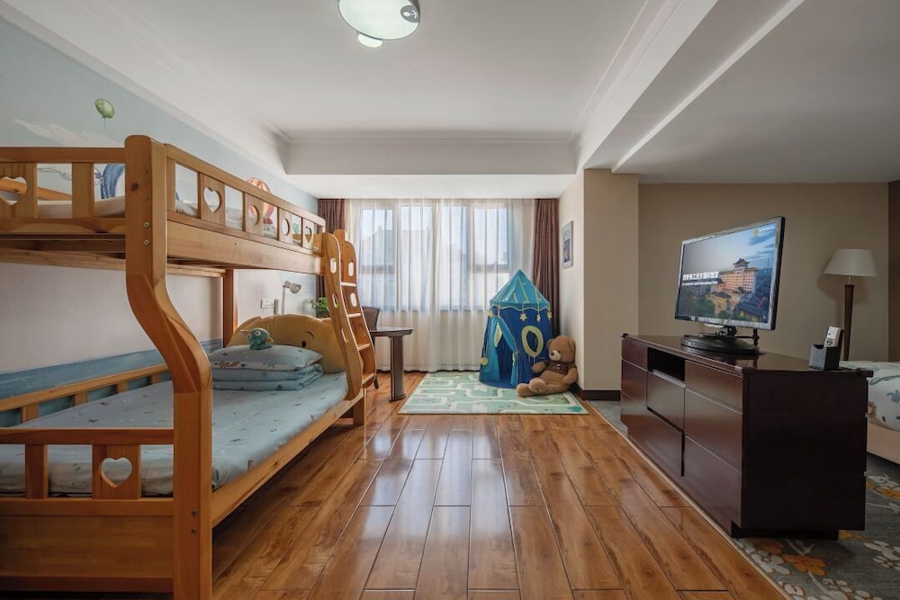 West Capital International Hotel 32/50