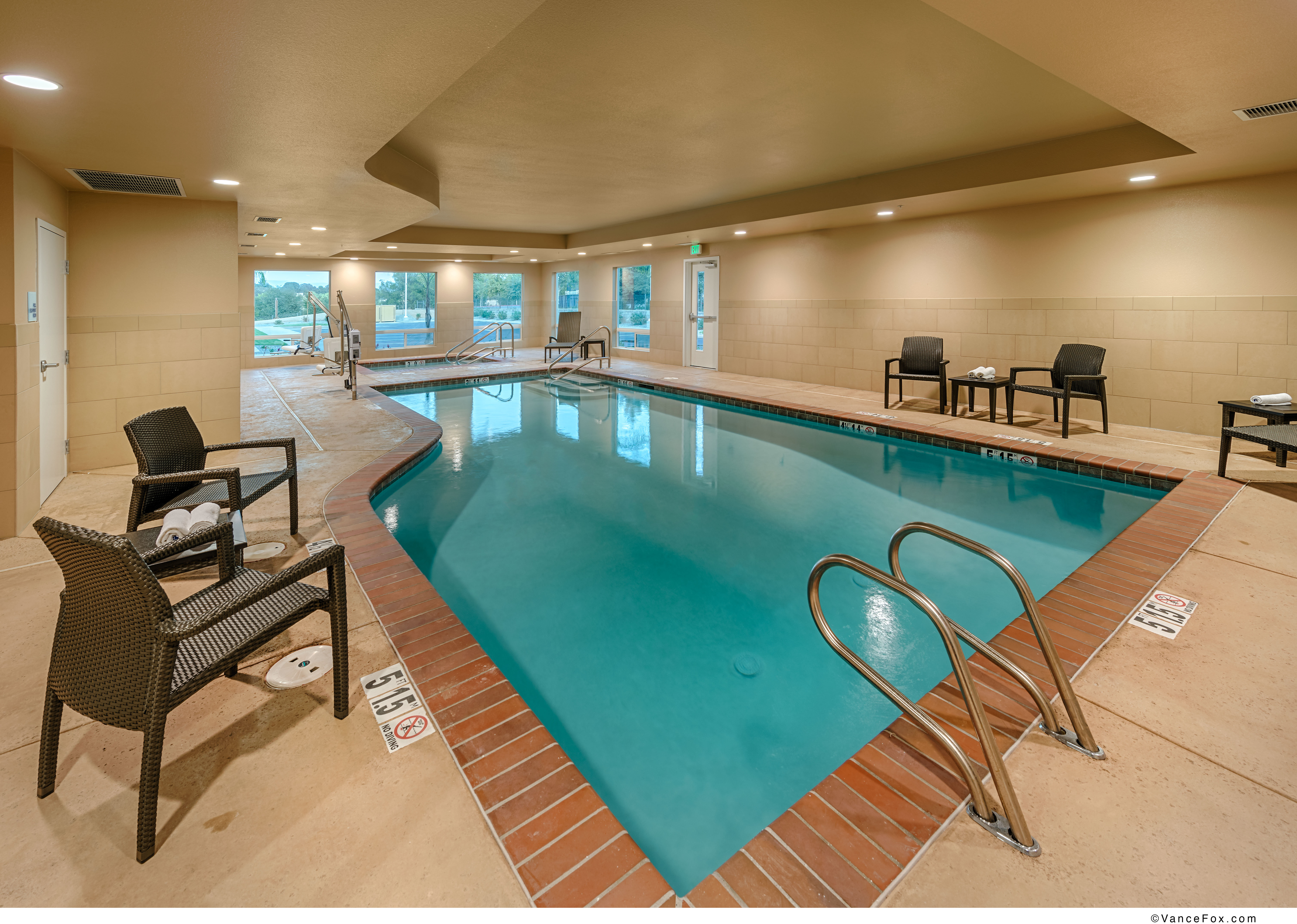 Holiday Inn Express Hotel & Suites Red Bluff-South Redding Area 20/39