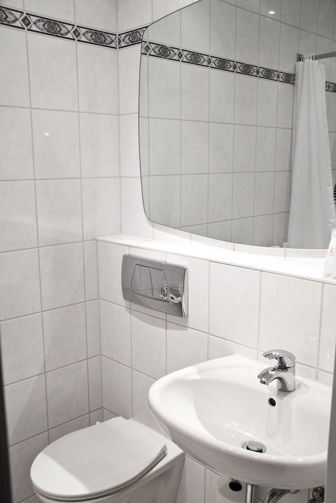 Adler Hotel Frankfurt 44/50