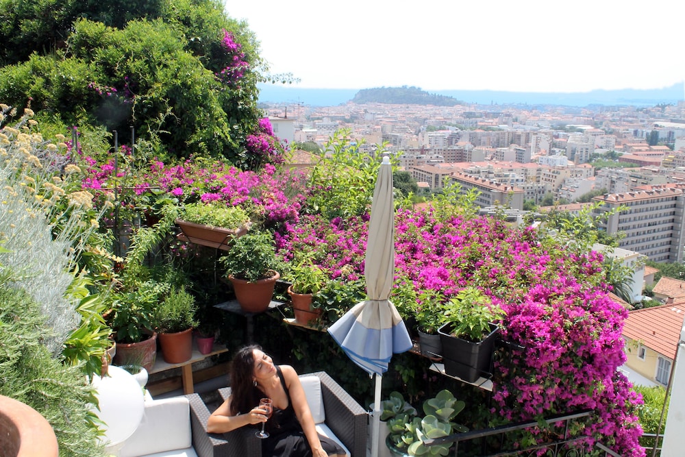 Le Panoramic Boutique Hotel 63/70