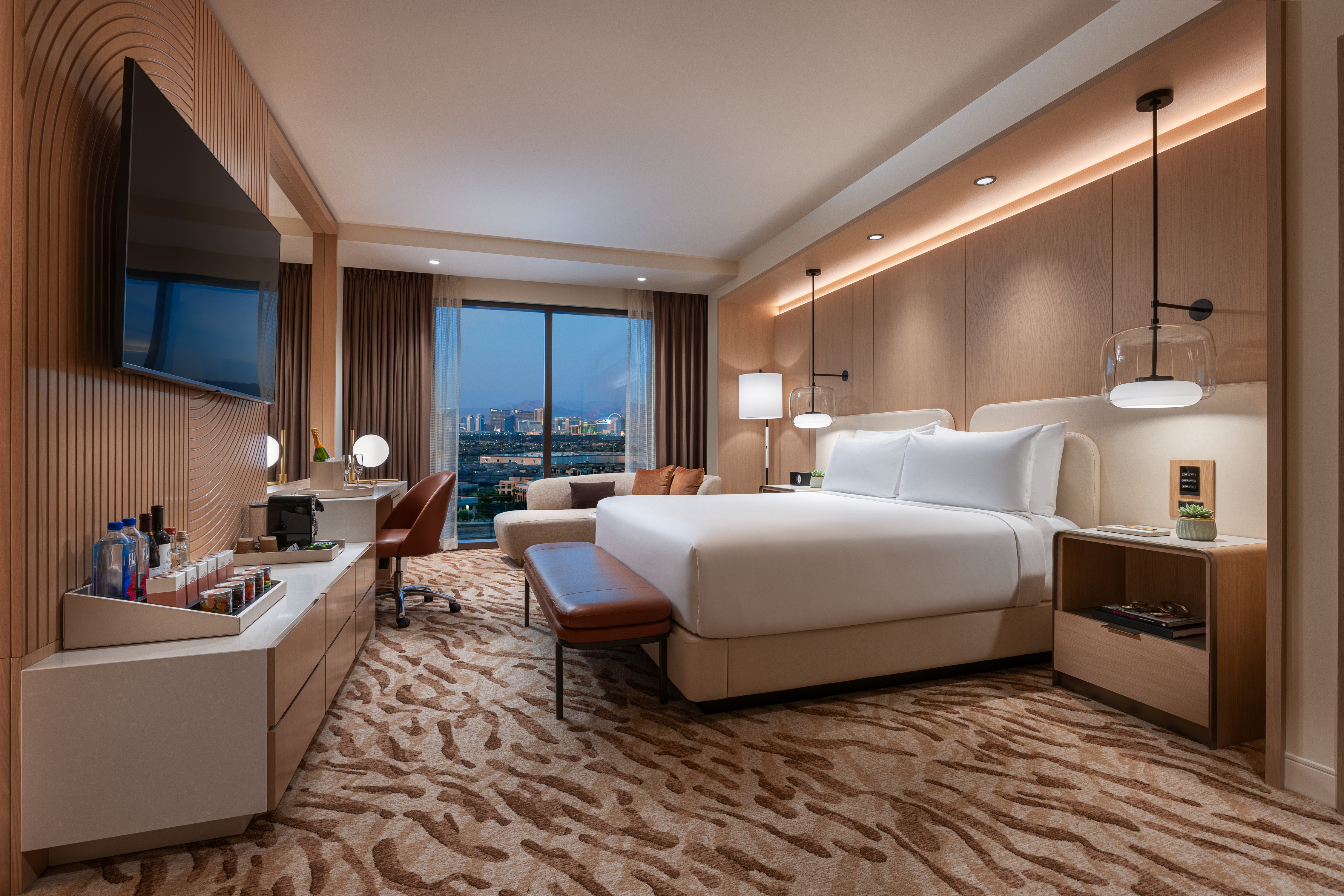RESORT, KING BED, STRIP VIEW