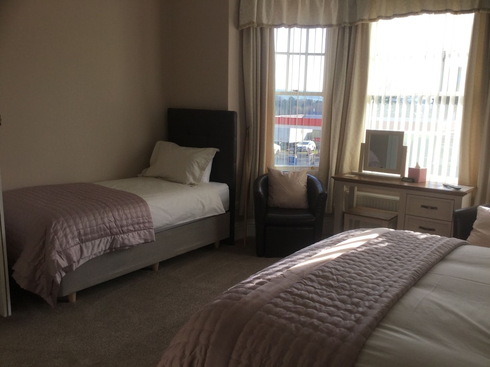 Glenora Guest House 9/57