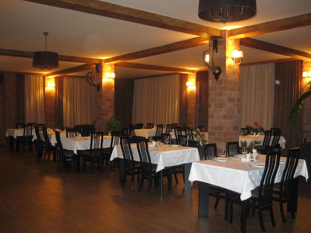 Splendor Resort And Restaurant 10/18