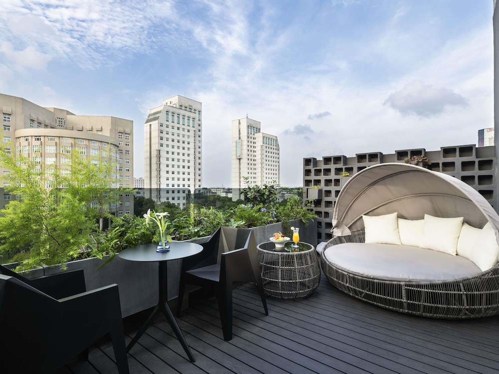 Novotel Yangzhou Slender West Lake 50/60