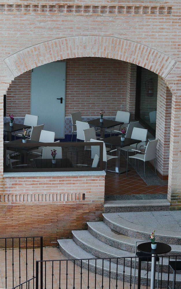 LA BASTIDA HOTEL 12/18