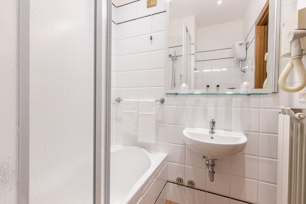 غرفة قياسية ثلاثية، Hotel Trastevere 3/3