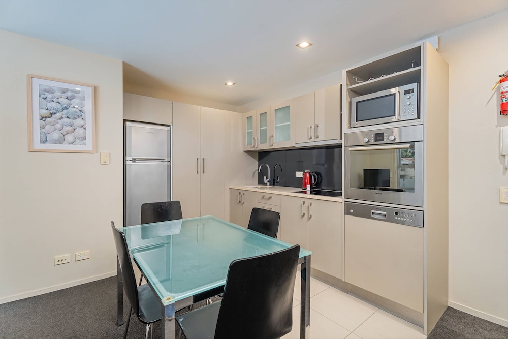 Esplanade Apartments 27/49