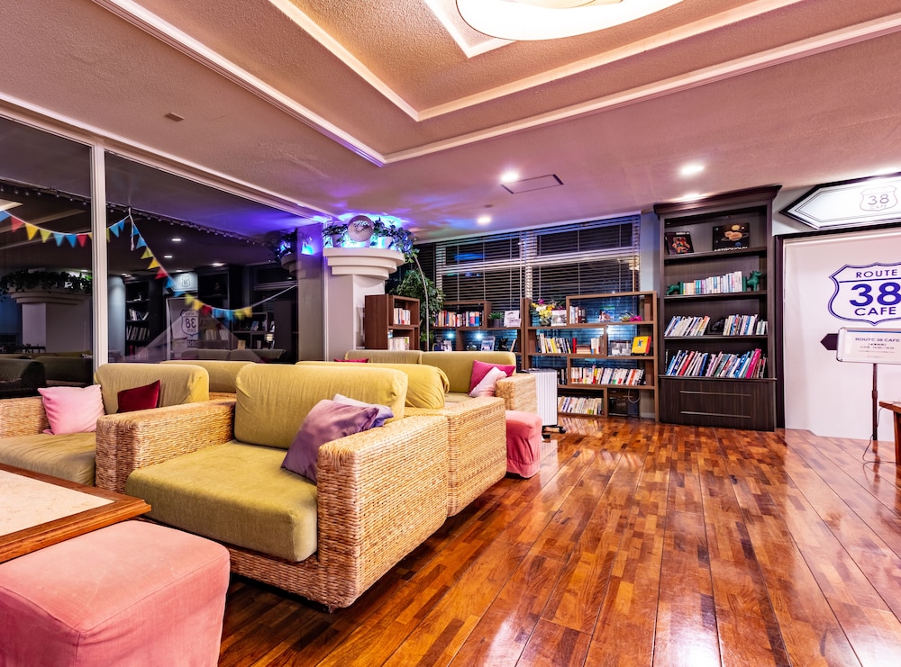 Sayan Terrace Hotel & Resort 34/48