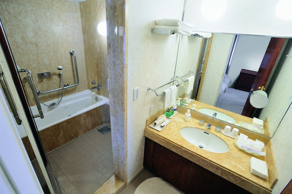Bandai Silver Hotel 10/58
