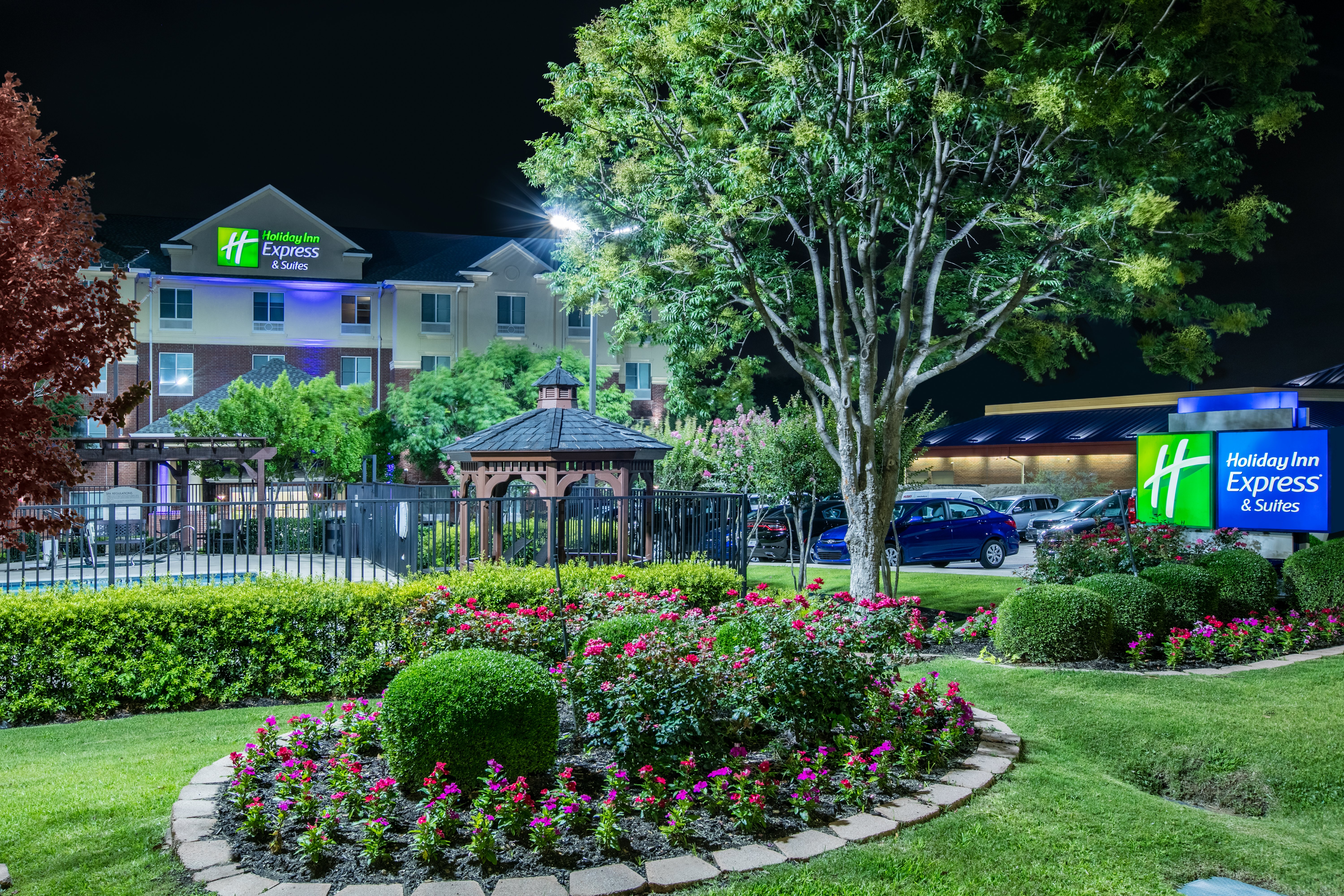 Holiday Inn Express Hotel And Suites Dallas Grand Prairie I 20 74/80