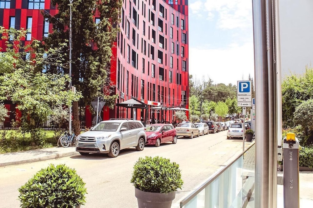 Iliria Hotel Tirana 41/44