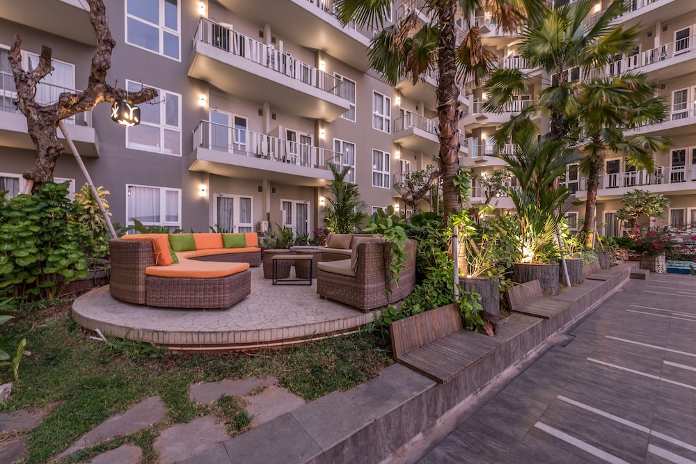 Grande Valore Hotel and Serviced Apartment (ex Oakwood Residence Cikarang) 7/68