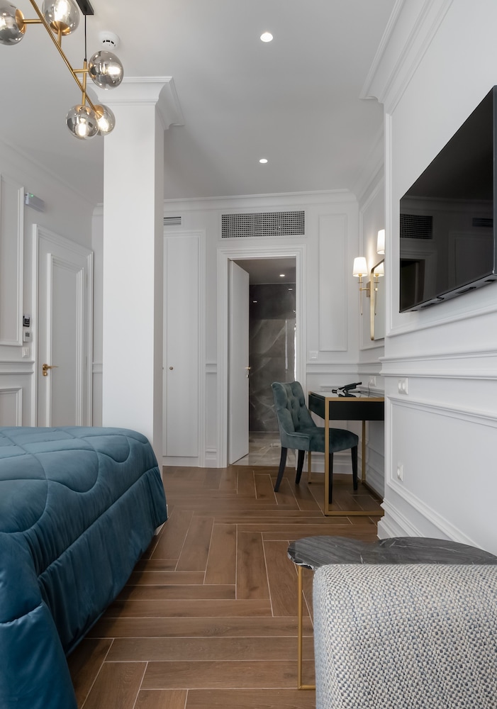 Praxitelous Luxury Suites 30/50