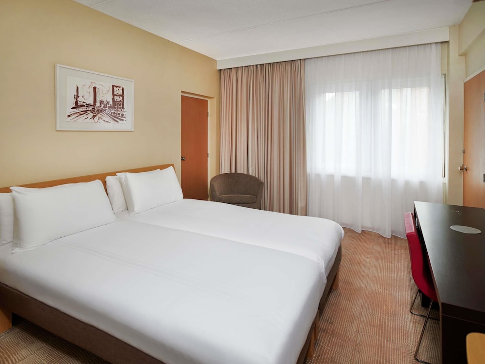 Novotel London West 14/50