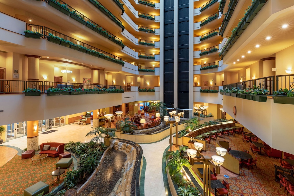 Wyndham Grand Oklahoma City Downtown 54/68