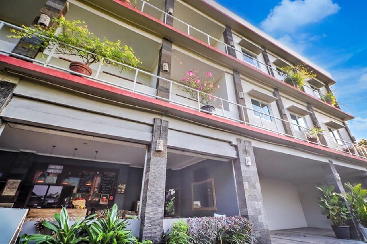 Townhouse Oak Sus Cottage Near Legian Beach in Legian