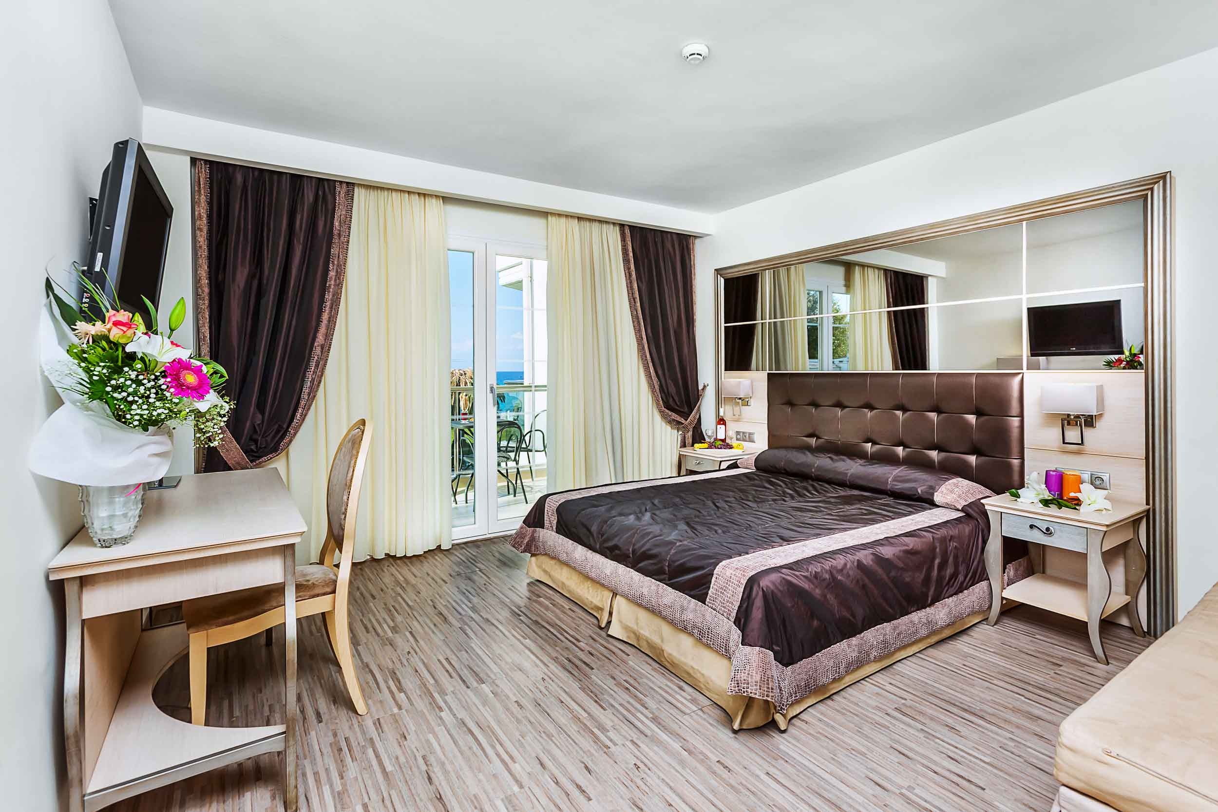 SUPERIOR, DOUBLE BED, GARDEN VIEW