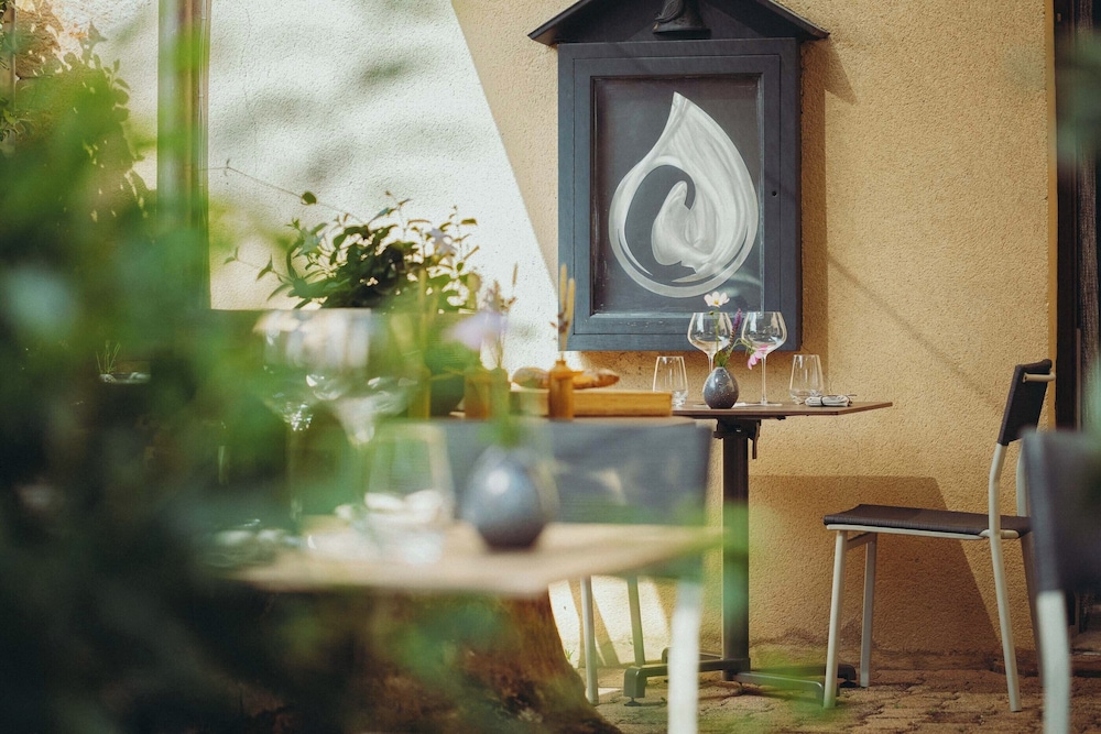 AUBERGE DE CLOCHEMERLE 40/54