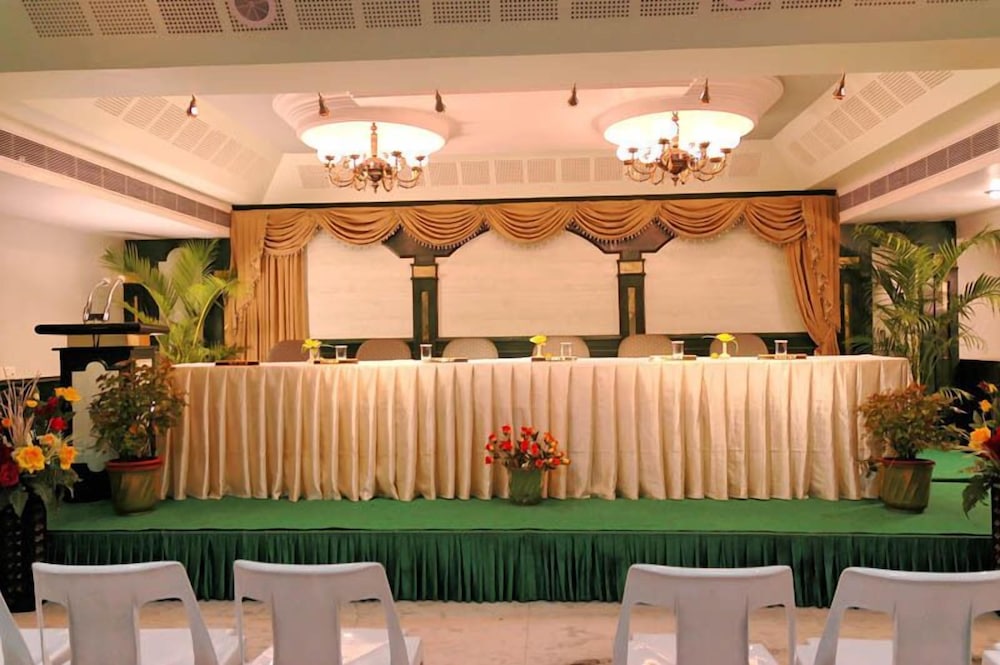 Hotel Gnanam 10/49