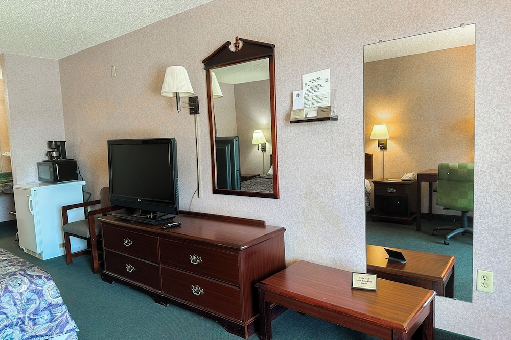 OYO Hotel East Macon I-75 50/74