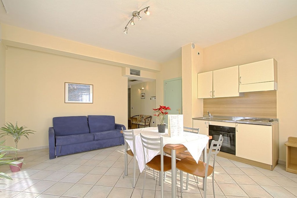 Residence 9 Line 24/50