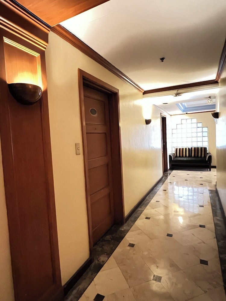 Jupiter Suites 31/50
