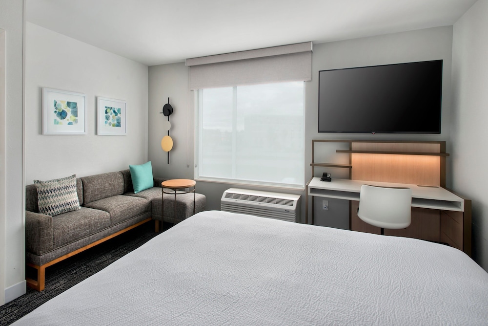 TownePlace Suites Portland Airport ME 17/30