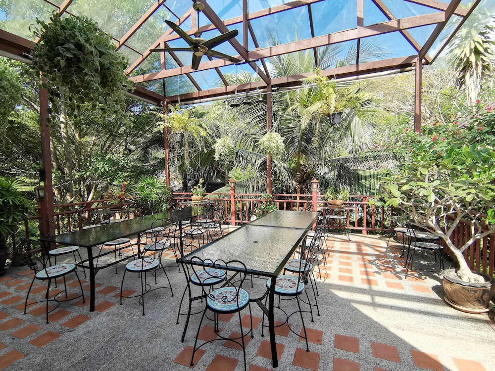 Thai Modern Resort and Spa 71/83