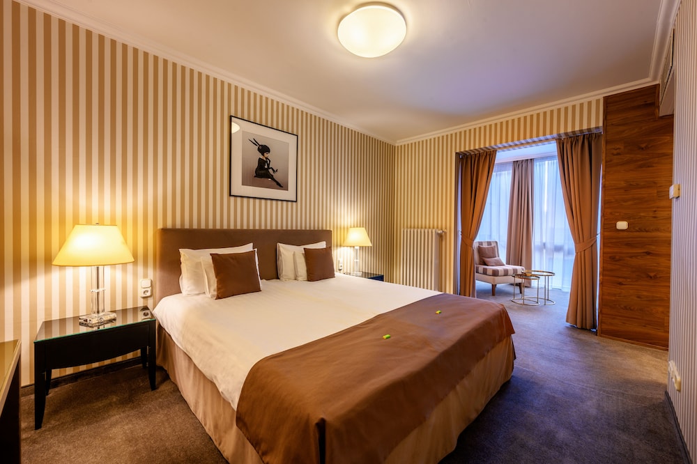 Ambra Hotel 7/61