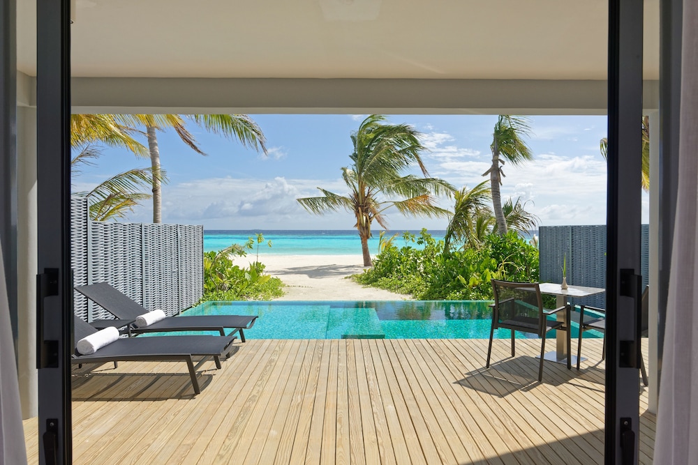 OUTRIGGER Maldives Maafushivaru Resort 24/50