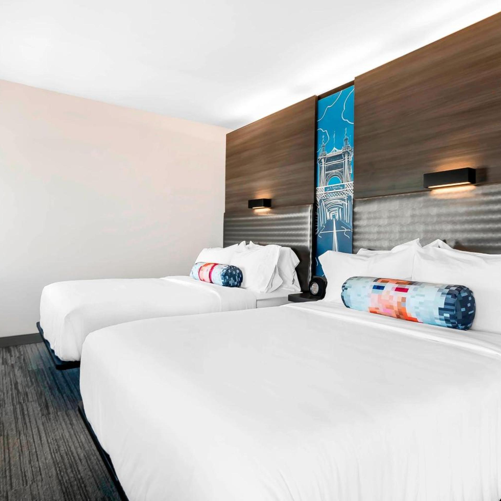 Aloft, Guest Room, 2 Queen Beds