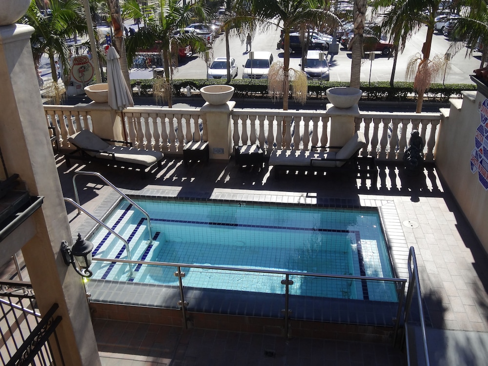 Balboa Inn 34/73