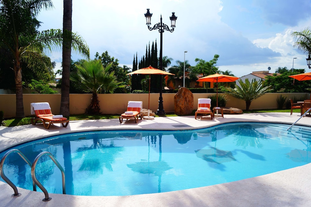 Hampton Inn by Hilton Guadalajara-Aeropuerto photo1