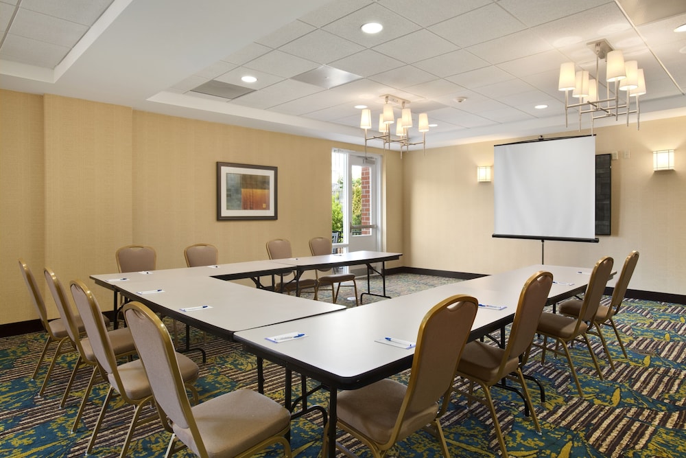 Hilton Garden Inn Silver Spring White Oak 47/51