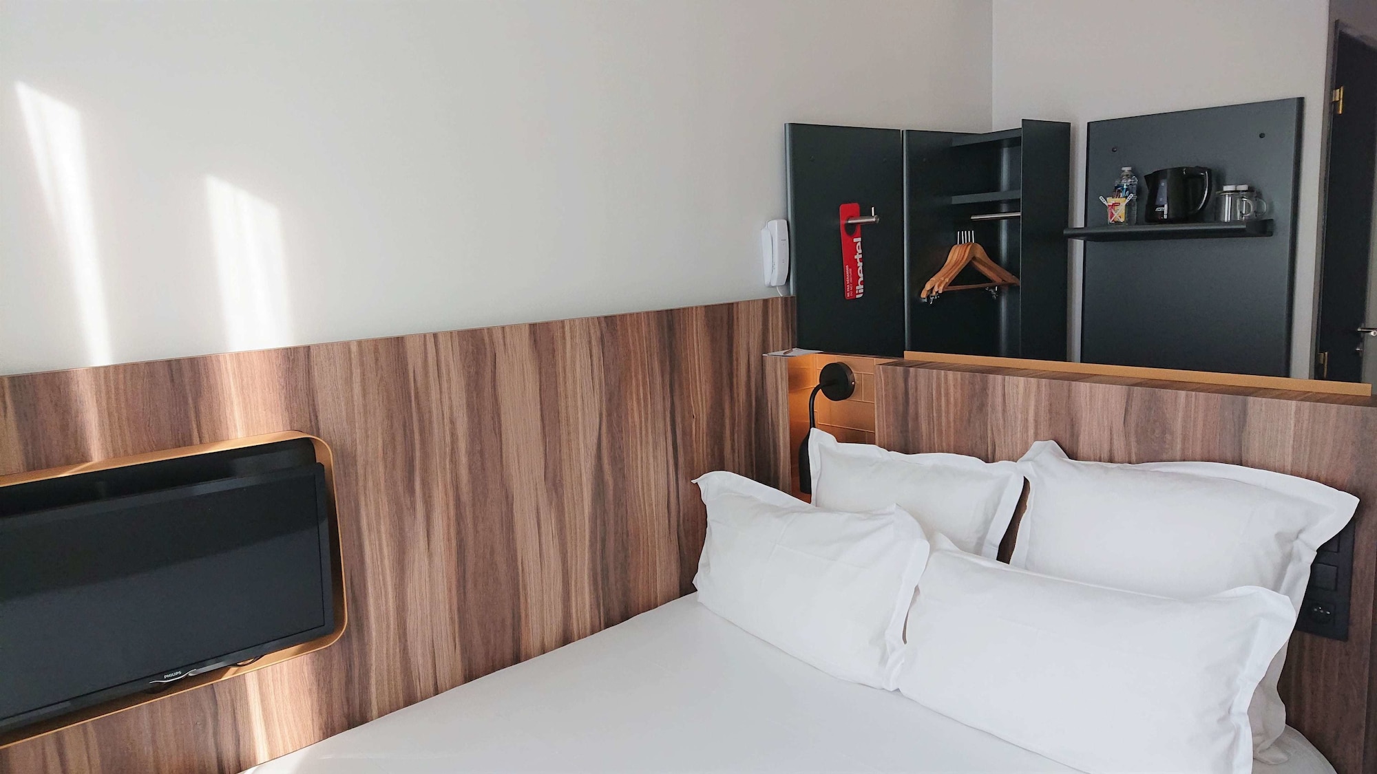 COZY, DOUBLE BED