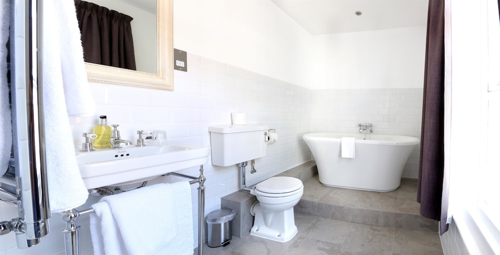 Best Western Salisbury Red Lion Hotel 8/67