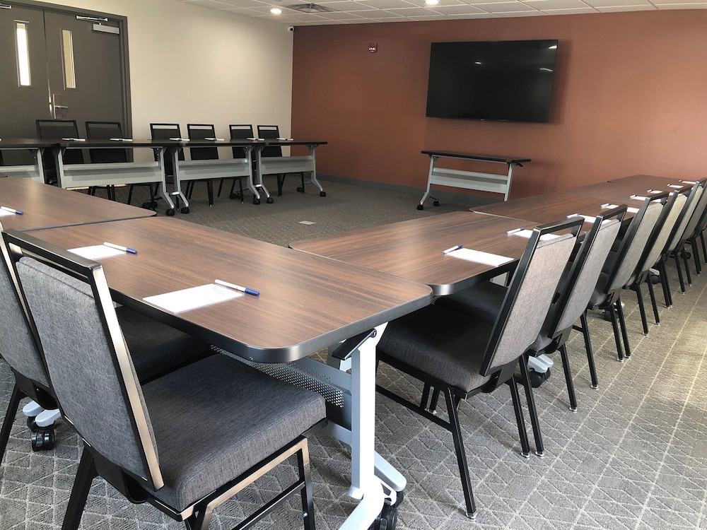 Candlewood Suites Fort Wayne by IHG 34/50